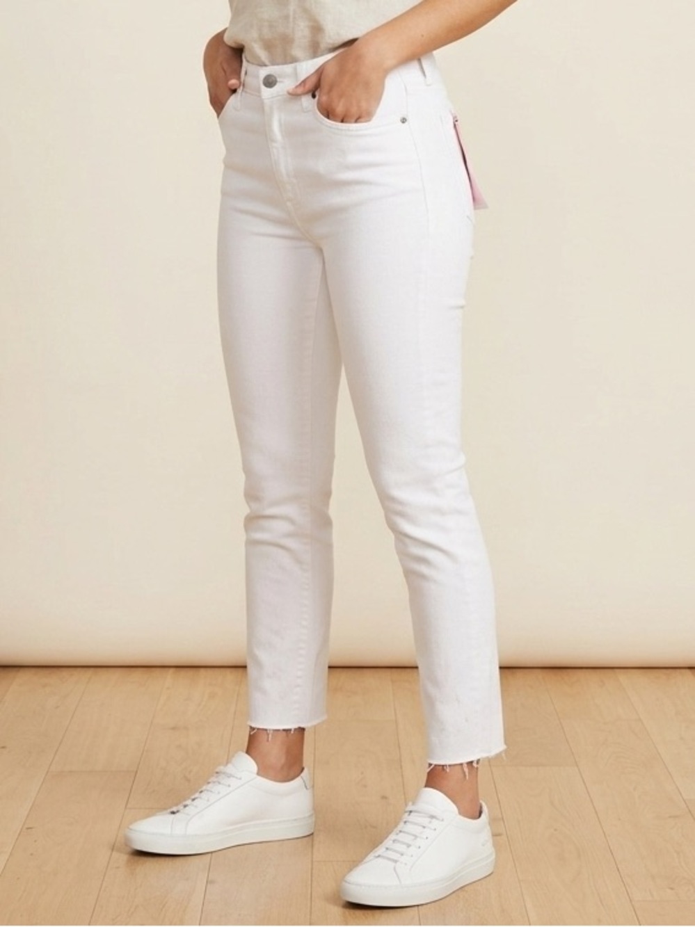 Denim Forum White The Nico Mid Rise Skinny
Crop Raw Hem Jeans Size 26 NWT